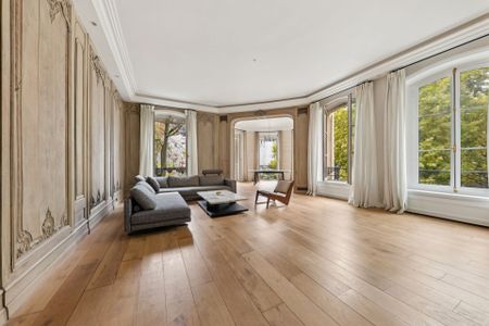Location Appartement Paris 7 4 Pièces 165.74 m² - Photo 2