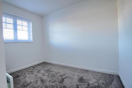 3 bedroom end of terrace house to rent - Photo 3