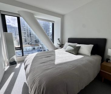 West facing one bedroom apartment with a large study/bedroom - Photo 1