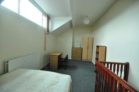 Harold Place, Hyde Park - Photo 3