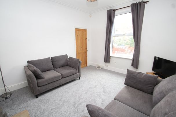 4 bedroom terraced house to rent - Photo 1