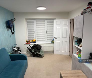 3 bedroom detached house to rent - Photo 3