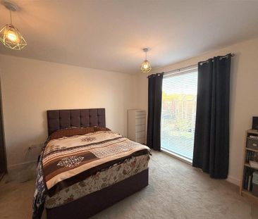 4 bedroom detached house to rent - Photo 3