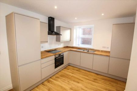 2 bedroom flat to rent - Photo 4