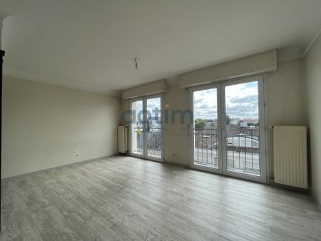 Location Appartement 1 pièce 33m² LA ROCHE SUR YON 85000 - Photo 2