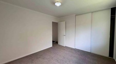 West Fairway, Brilliant location with new carp... - Photo 2