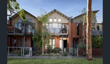 Loads of space and opposite the park! - Photo 5