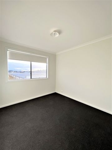 Near New Modern Townhouse - Photo 5