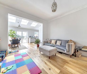 3 bedroom flat to rent - Photo 1