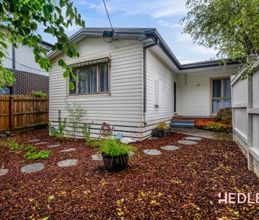 J E N N E R - Photo 5