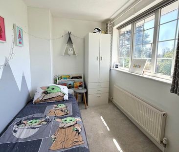 Kashmir Close, Addlestone, Surrey, KT15 - Photo 4
