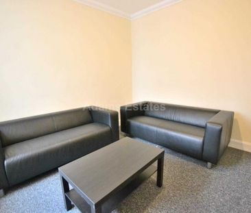 4 bedroom terraced house to rent - Photo 1