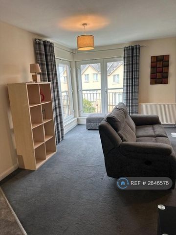 2 bedroom flat to rent - Photo 2