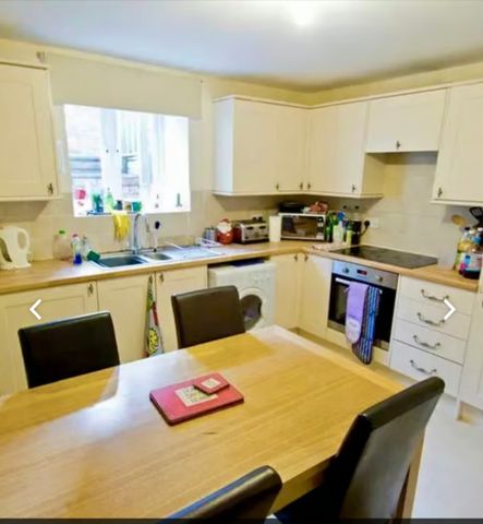 6 Bed - 17 Newport Mount, Headingley, Leeds - LS6 3DB - Student - Photo 2