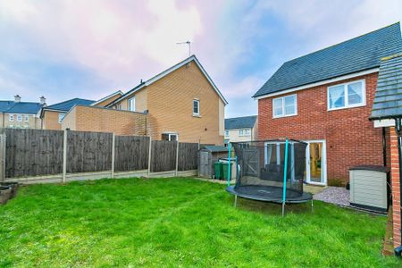 3 bedroom detached house to rent - Photo 2