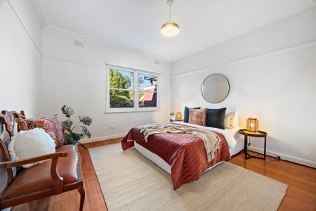 Character, Comfort and Lifestyle in Prime Glen Iris Location - Photo 4