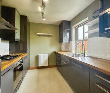 3 bedroom maisonette to rent - Photo 4
