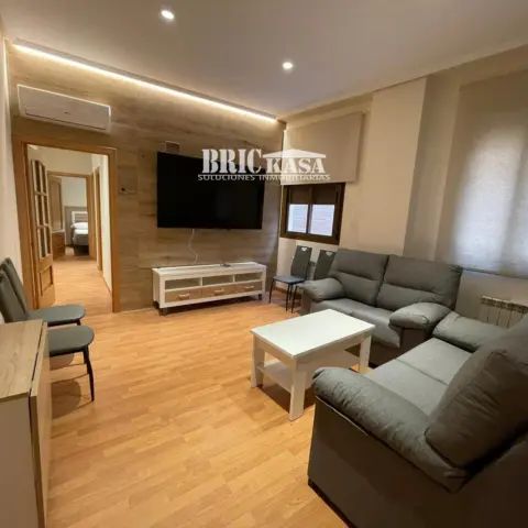 Piso en alquiler en Casco Antiguo - Foto 1