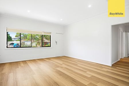 ONE WEEKS FREE RENT IF LEASED PRIOR TO XMAS BREAK!!! - Photo 3