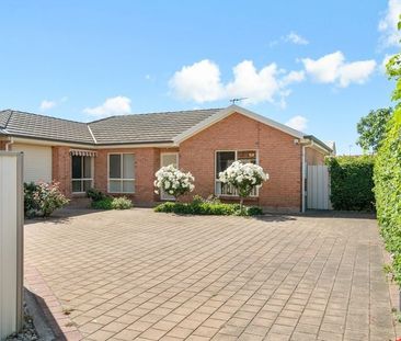 3 bedroom home offering low maintenance, secure, and easy living - Photo 6