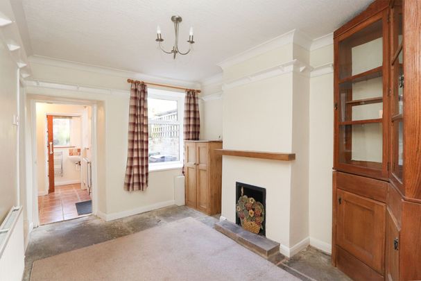 2 bedroom Terraced House to rent - Photo 1