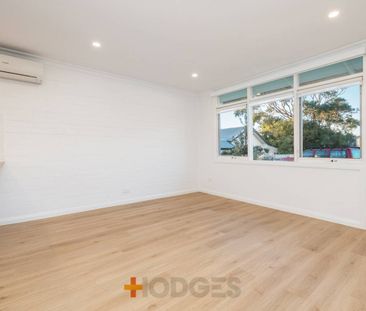 BRIGHT & AIRY | 350M TO BEACH | BEAUTIFULLY REFURBISHED - Photo 5