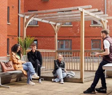 Extra Large Standard Double Ensuite: Three Bed Flat - Photo 6