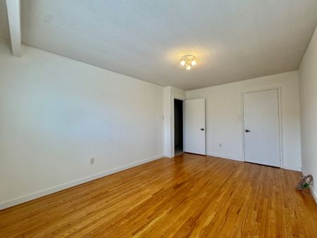 For Lease - 165 Aberdeen Avenue, Vaughan, Ontario - Photo 5