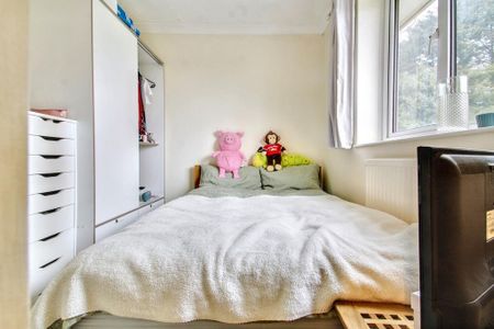 5 bedroom semi-detached house to rent - Photo 5