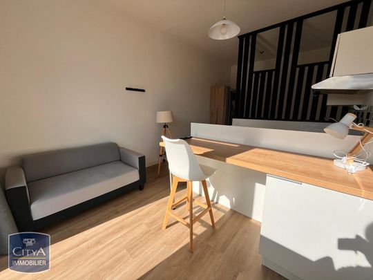 Location Appartement 1 pièce 25m² CHANGE 53810 - Photo 1