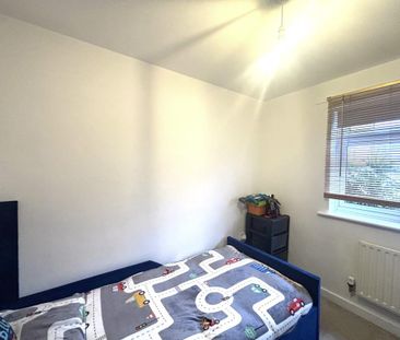 2 bedroom ground floor flat to rent - Photo 3