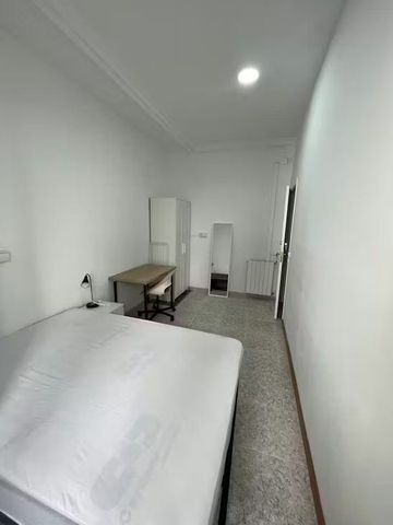 Carrer de Muntaner, Barcelona, Catalonia 08006 - Photo 2