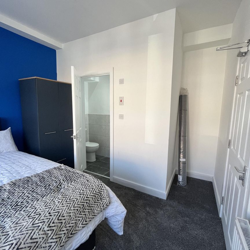 Silverdale Road, Bolton - Photo 1