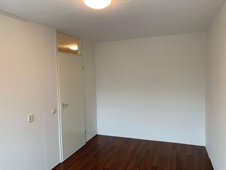Appartement te huur: Aartsbisschop Romerostraat 483 3573 AR Utrecht - Photo 2