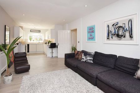 2 bedroom flat to rent - Photo 5