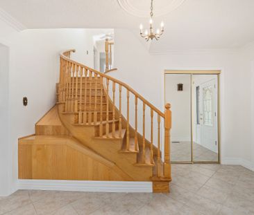 For Lease - 305 Ulric Crescent, Oakville, Ontario - Photo 3