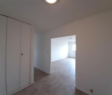 Location Appartement 3 pièces 73m² ST PRIEST 69800 - Photo 4
