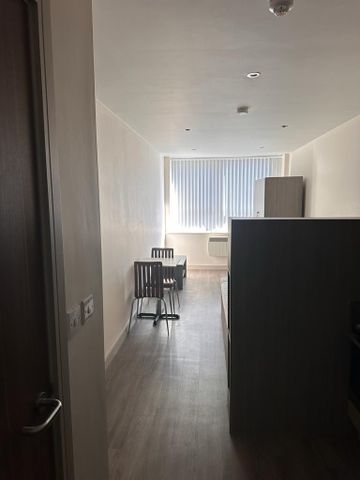 Studio to rent - Photo 3