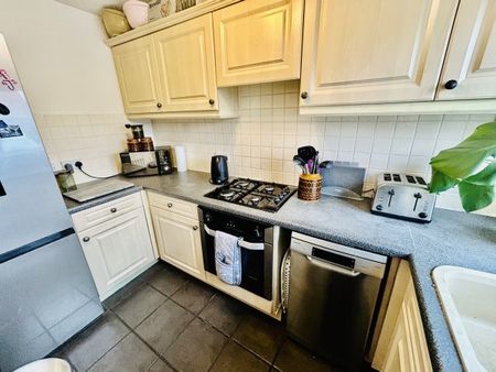 Frances Havergal Close, Leamington Spa, CV31 - Photo 2