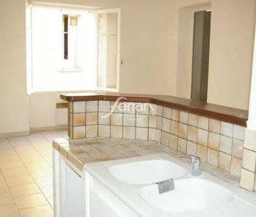 Location Appartement 3 pièces 88m² SALERNES 83690 - Photo 2