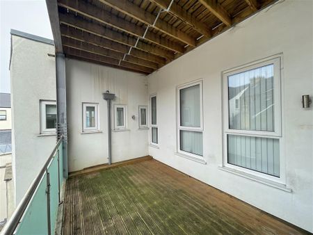 Market Street, NEWPORT - Photo 3