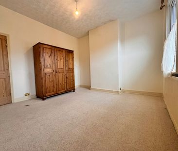 Terraced House to rent on - Photo 6