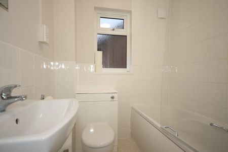 Oriental Road, Woking - Photo 4