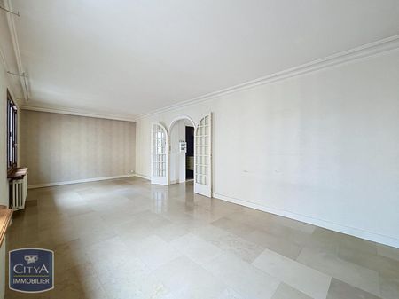 Location Appartement 3 pièces 76m² ST PRIEST 69800 - Photo 2