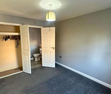 3 bedroom end of terrace house to rent - Photo 3