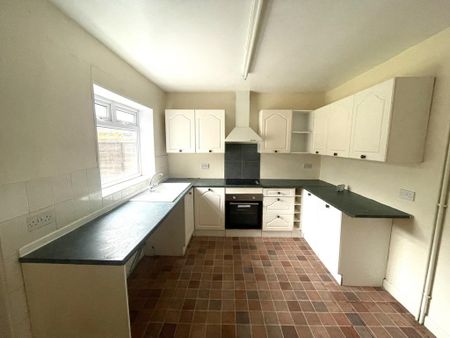 2 bedroom terraced house to rent - Photo 4