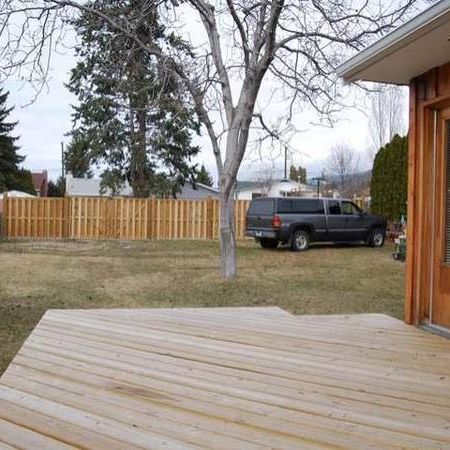 3 bedrooms rancher, huge fenced yard - Photo 1