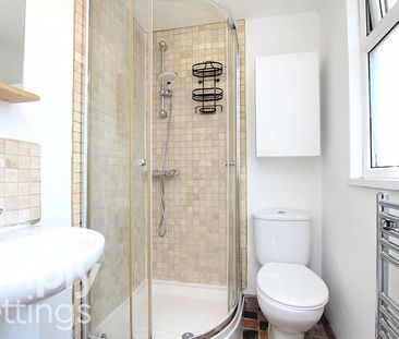 4 Bed property for rent - Photo 3