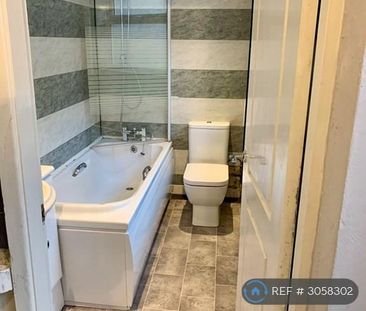 2 bedroom end of terrace house to rent - Photo 5
