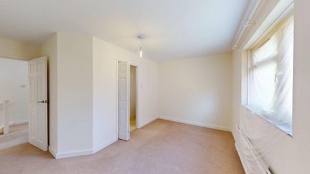 4 bedroom detached house to rent - Photo 3